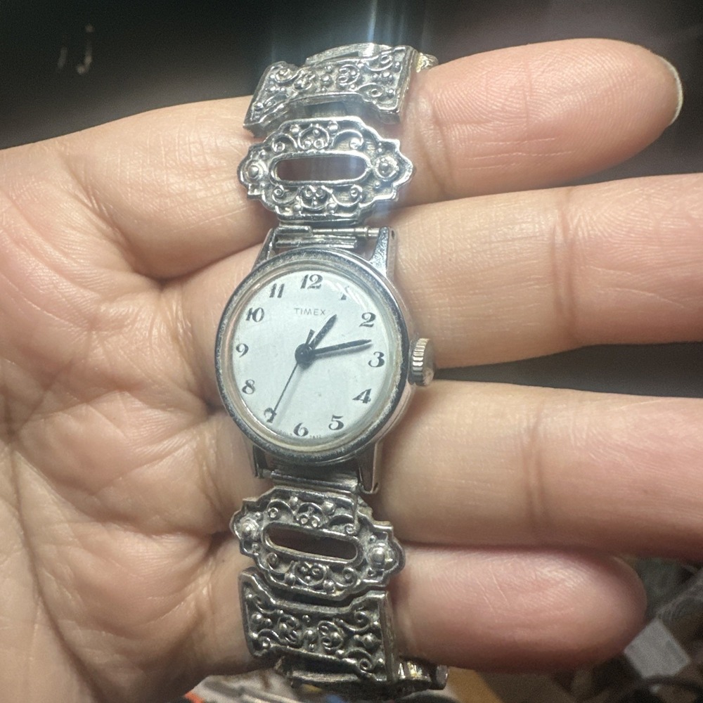 Working Vintage Timex JB Silver Bracelet Ladies Watch Manual Wind 25mm Fit 6.25"
